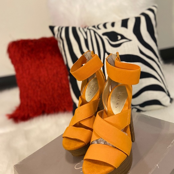 Shoes - Picture 4 of 4